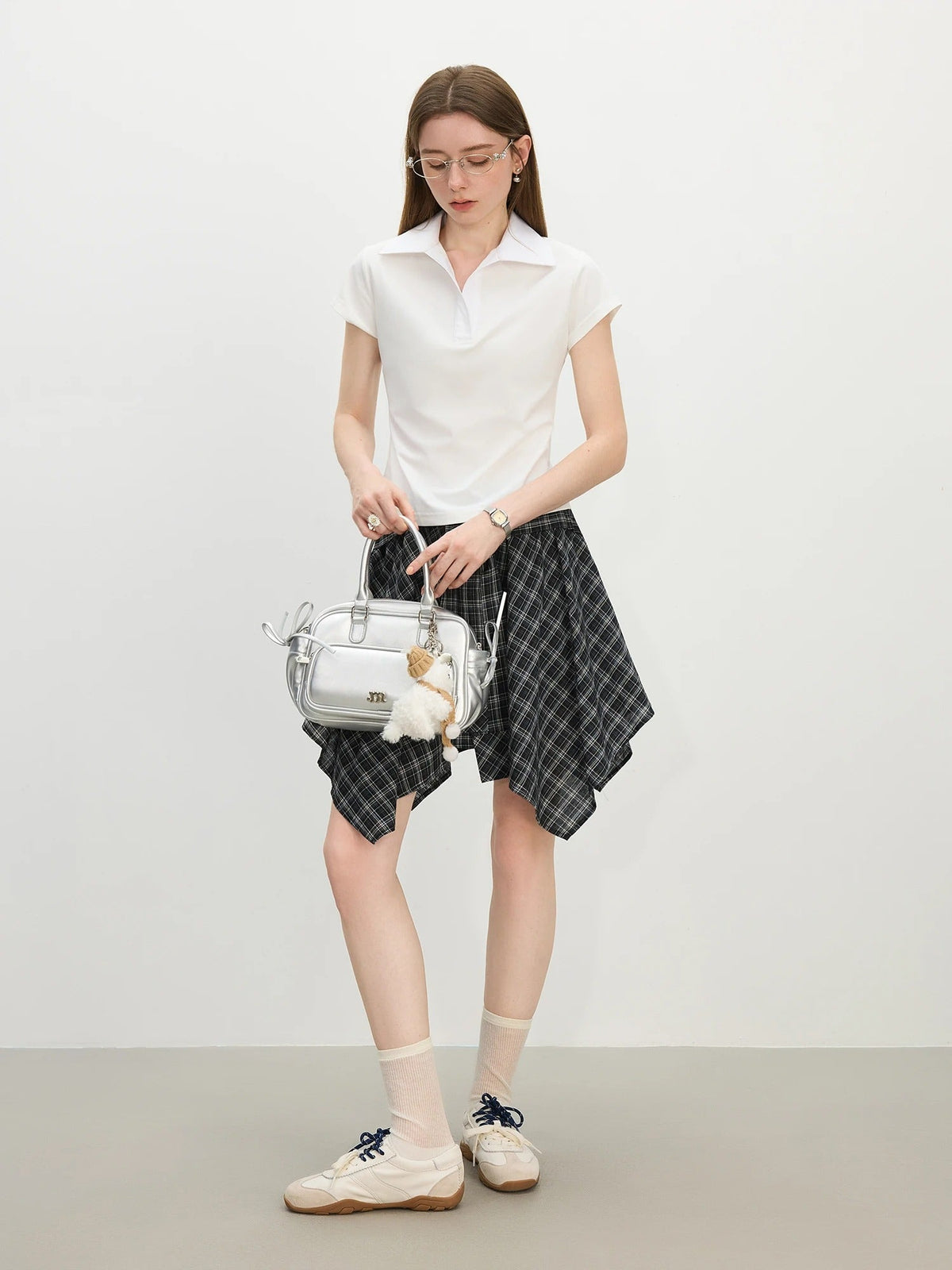 Clea – V-Neck Polo Tee