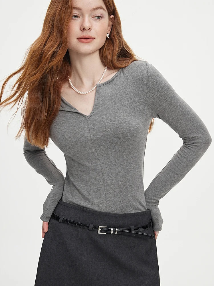 Claire – Slim V-Neck Knit Top