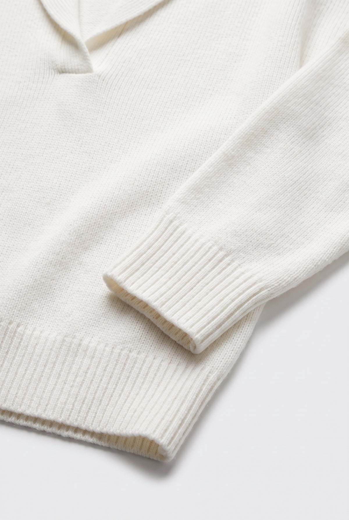 Sweater – women's relaxed ribbed V-neck — White