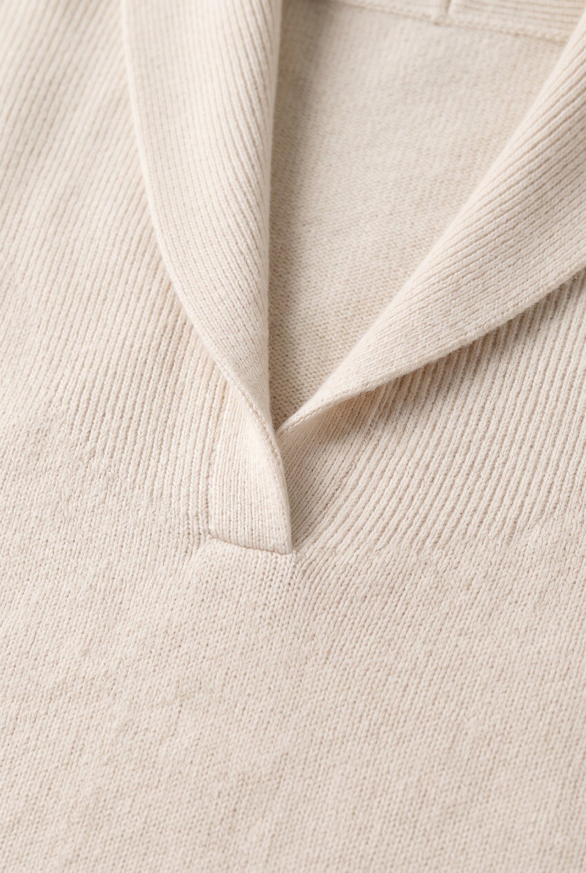 Sweater – women's relaxed ribbed V-neck — Cream
