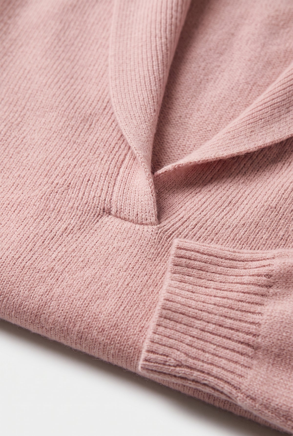 Sweater – women's relaxed ribbed V-neck — Pink